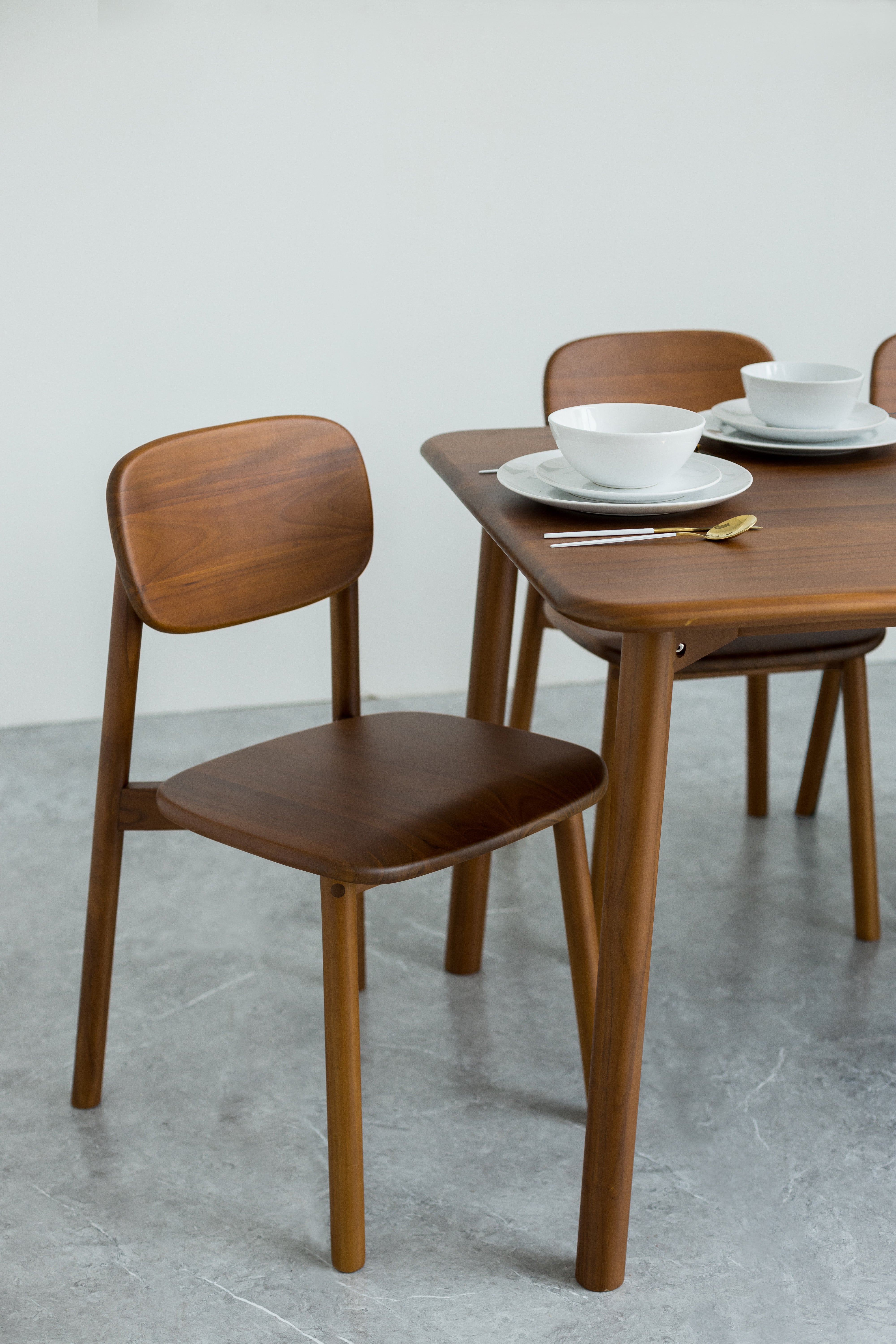 LEIKA DINING CHAIR