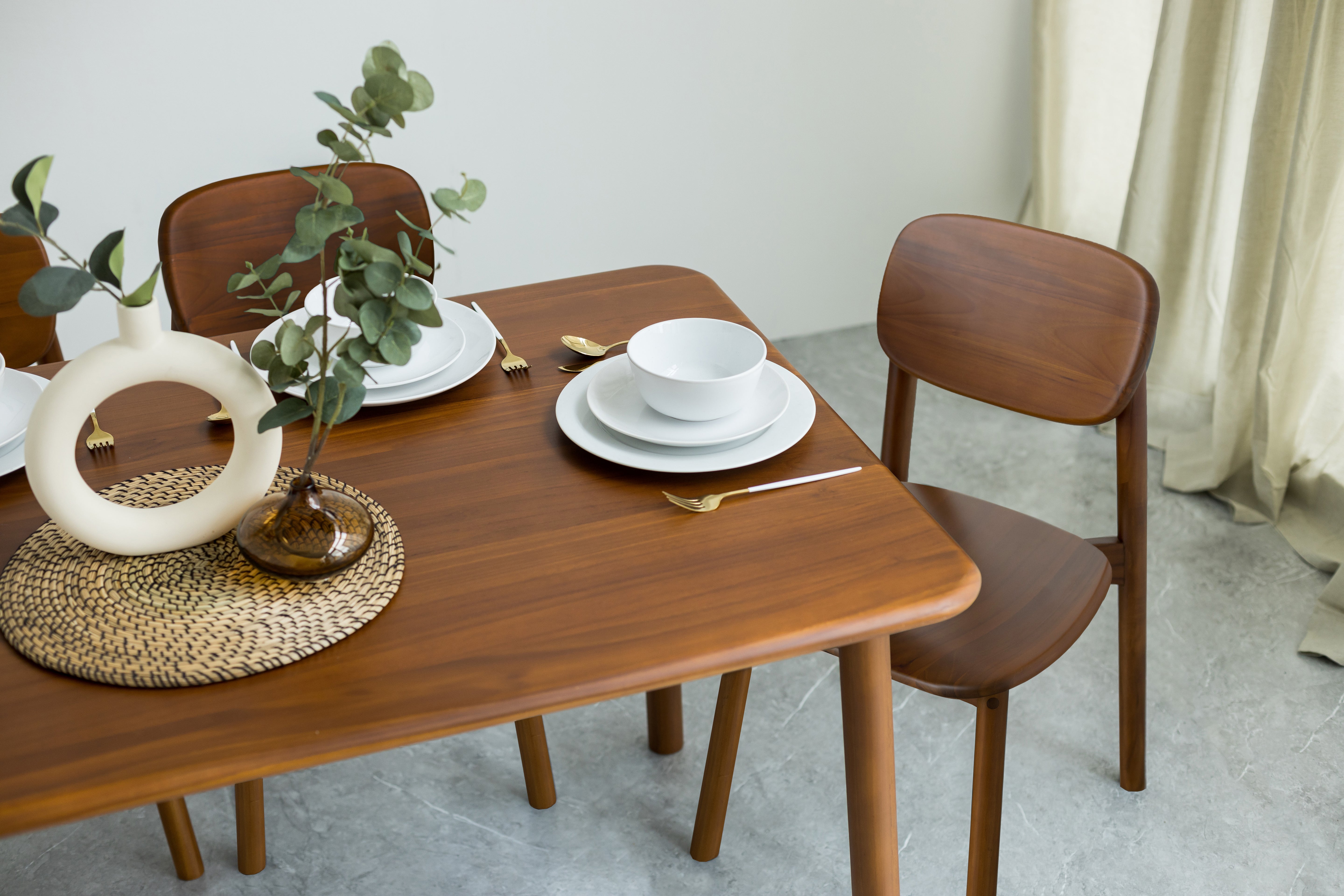 LEIKA DINING CHAIR