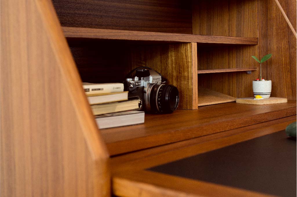 82CM STUDY DESK
