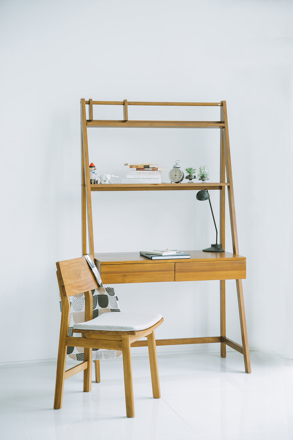 SKOTT 99CM WRITING TABLE