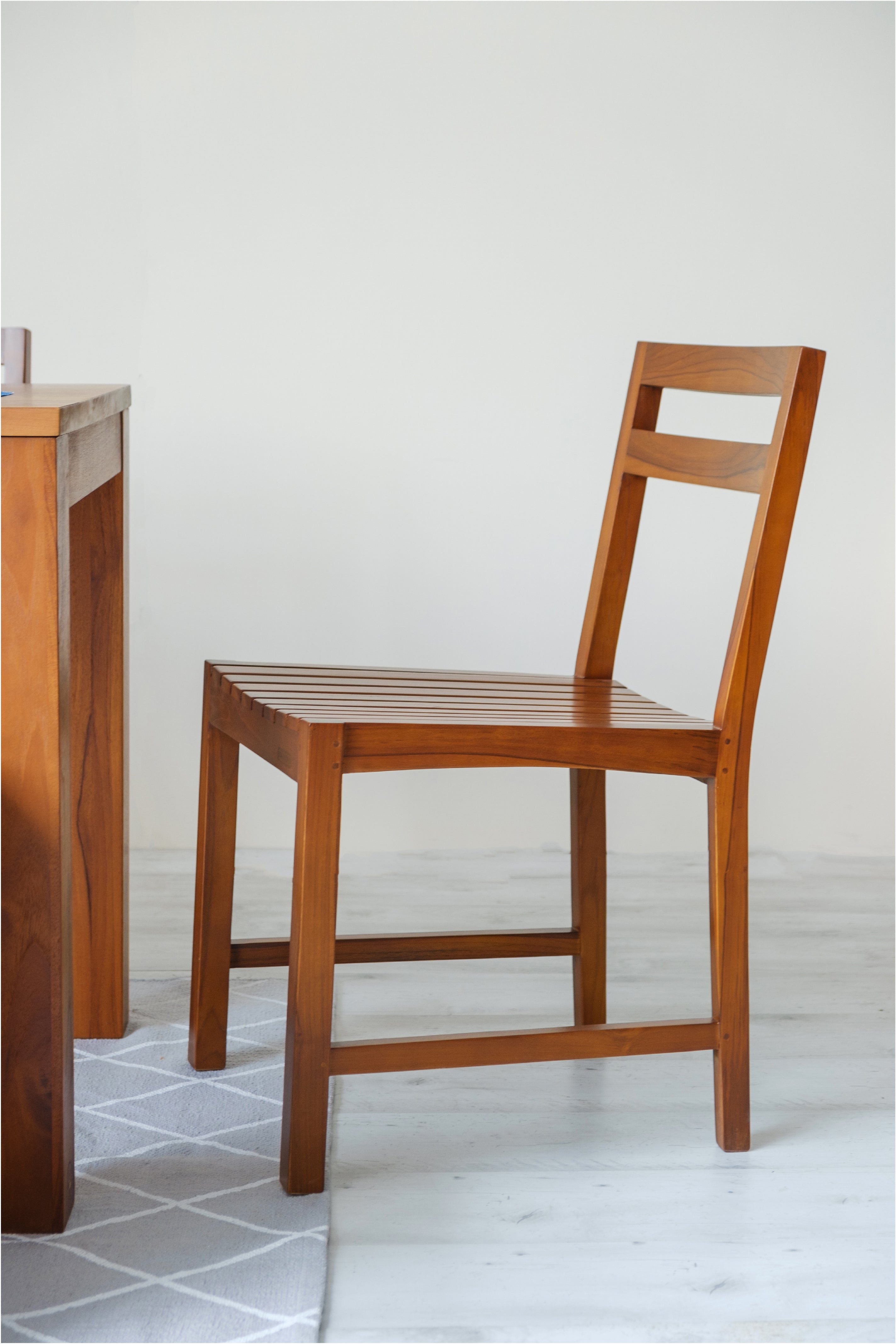 LITE CHAIR