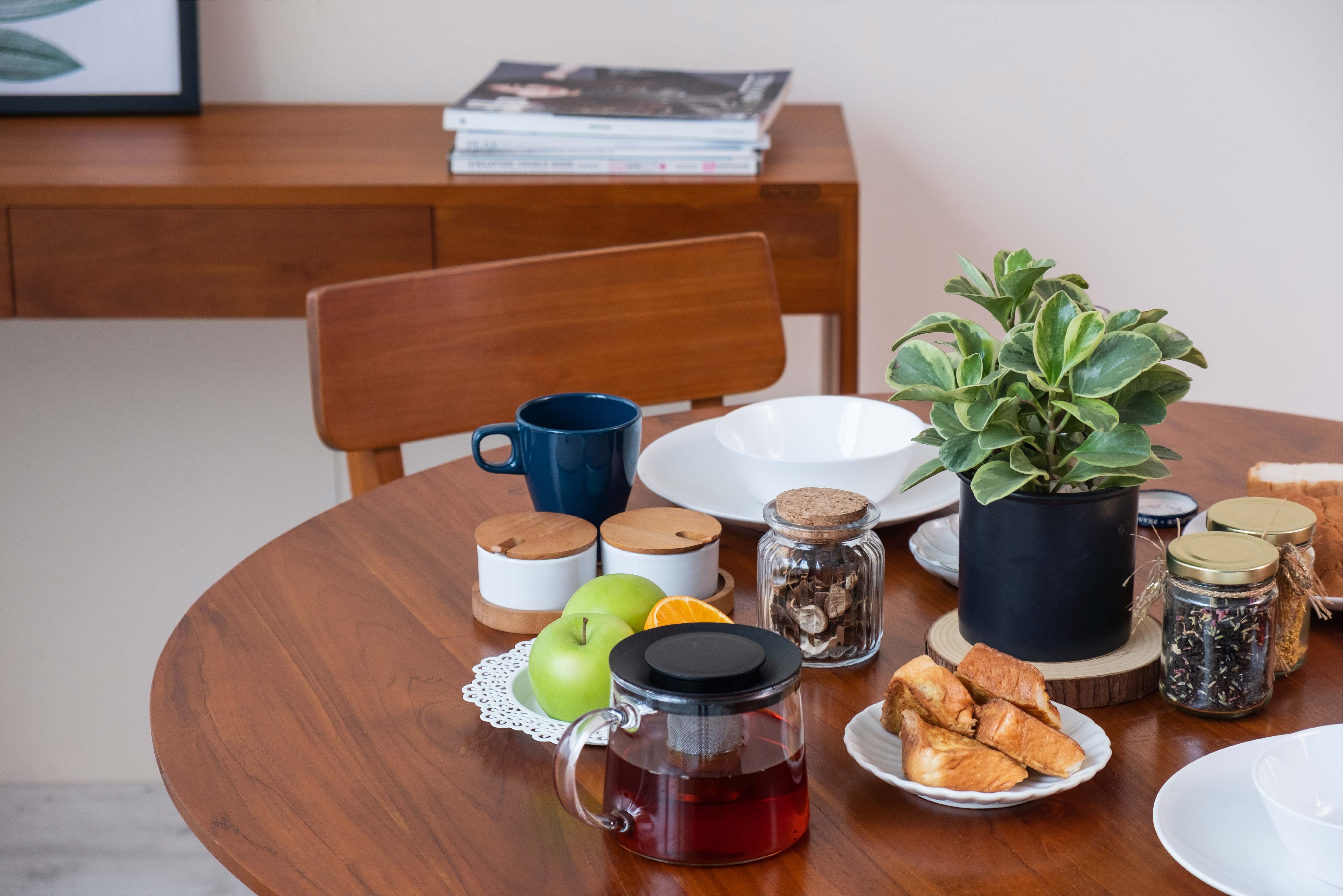 RINKI 108CM ROUND DINING TABLE