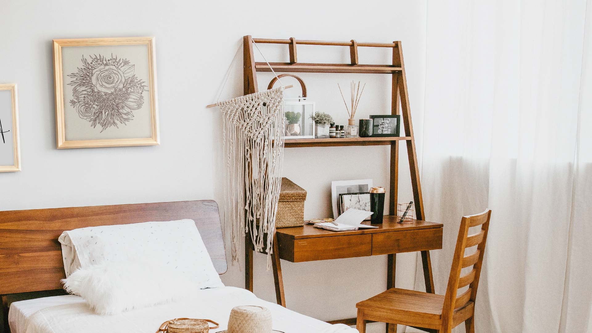 SKOTT 99CM WRITING TABLE