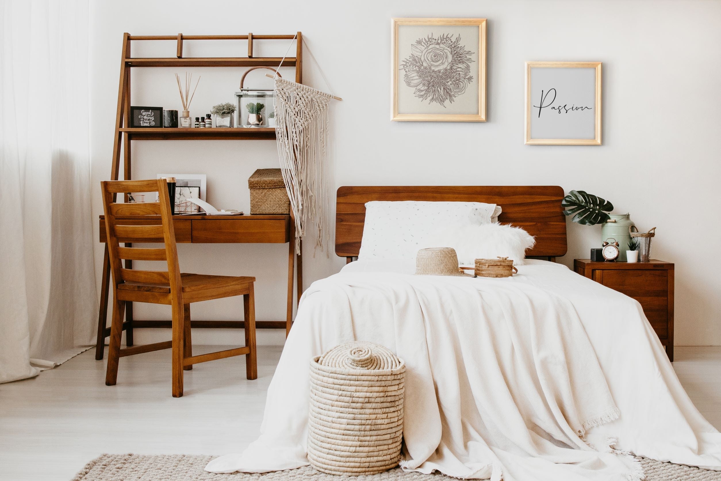 SKOTT 99CM WRITING TABLE