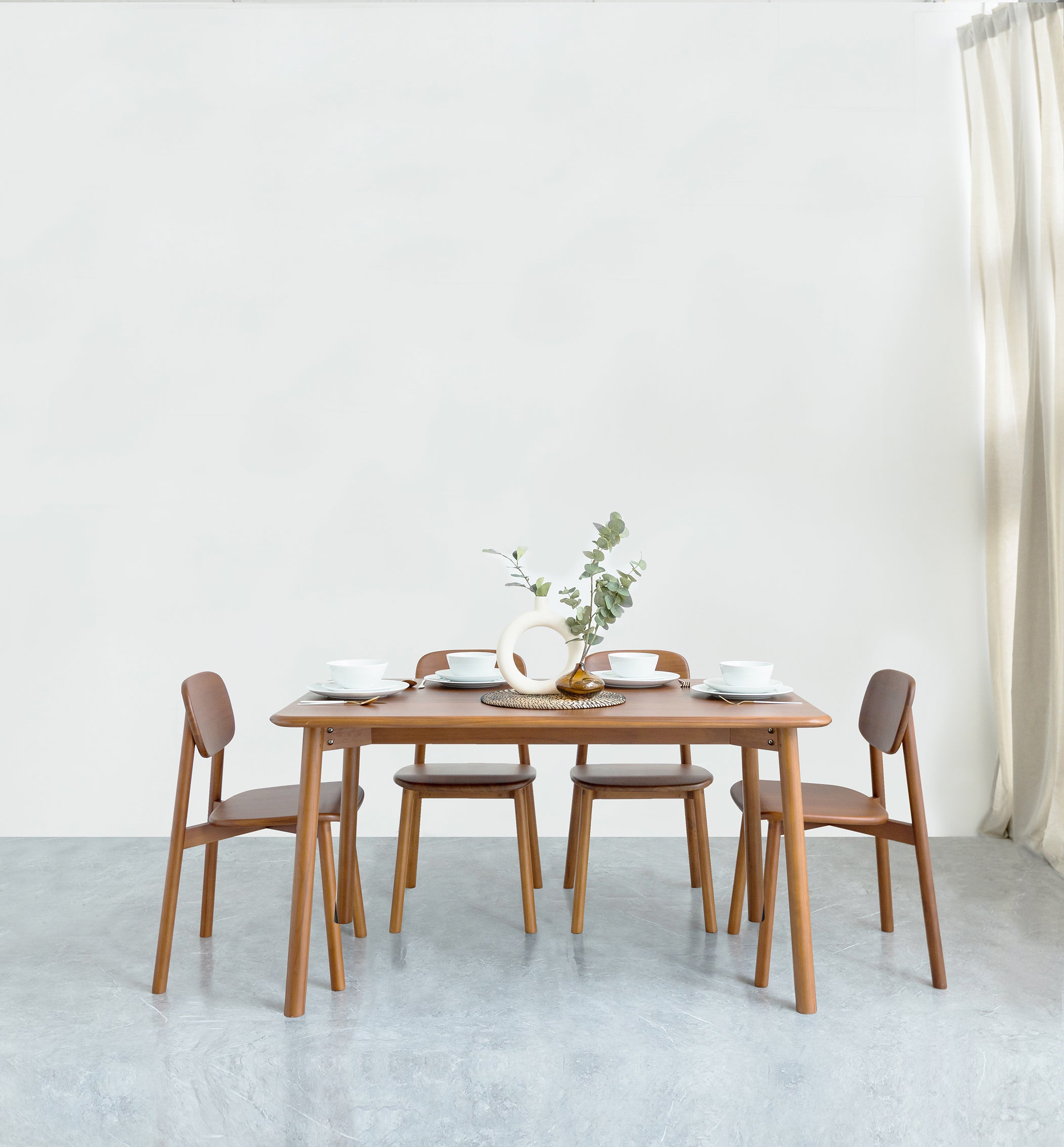 LEIKA 150CM DINING TABLE
