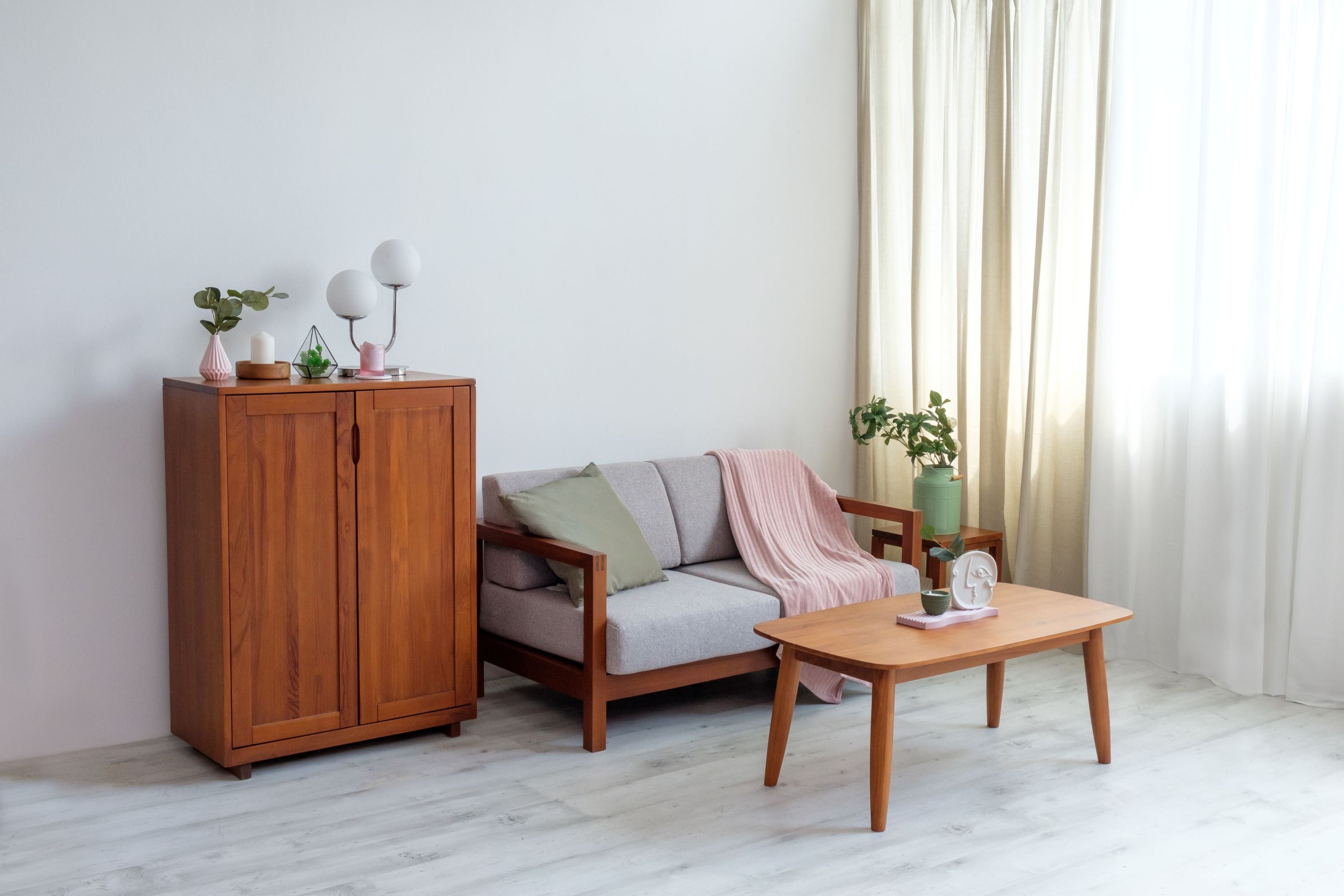 VID CABINET WITH DOORS