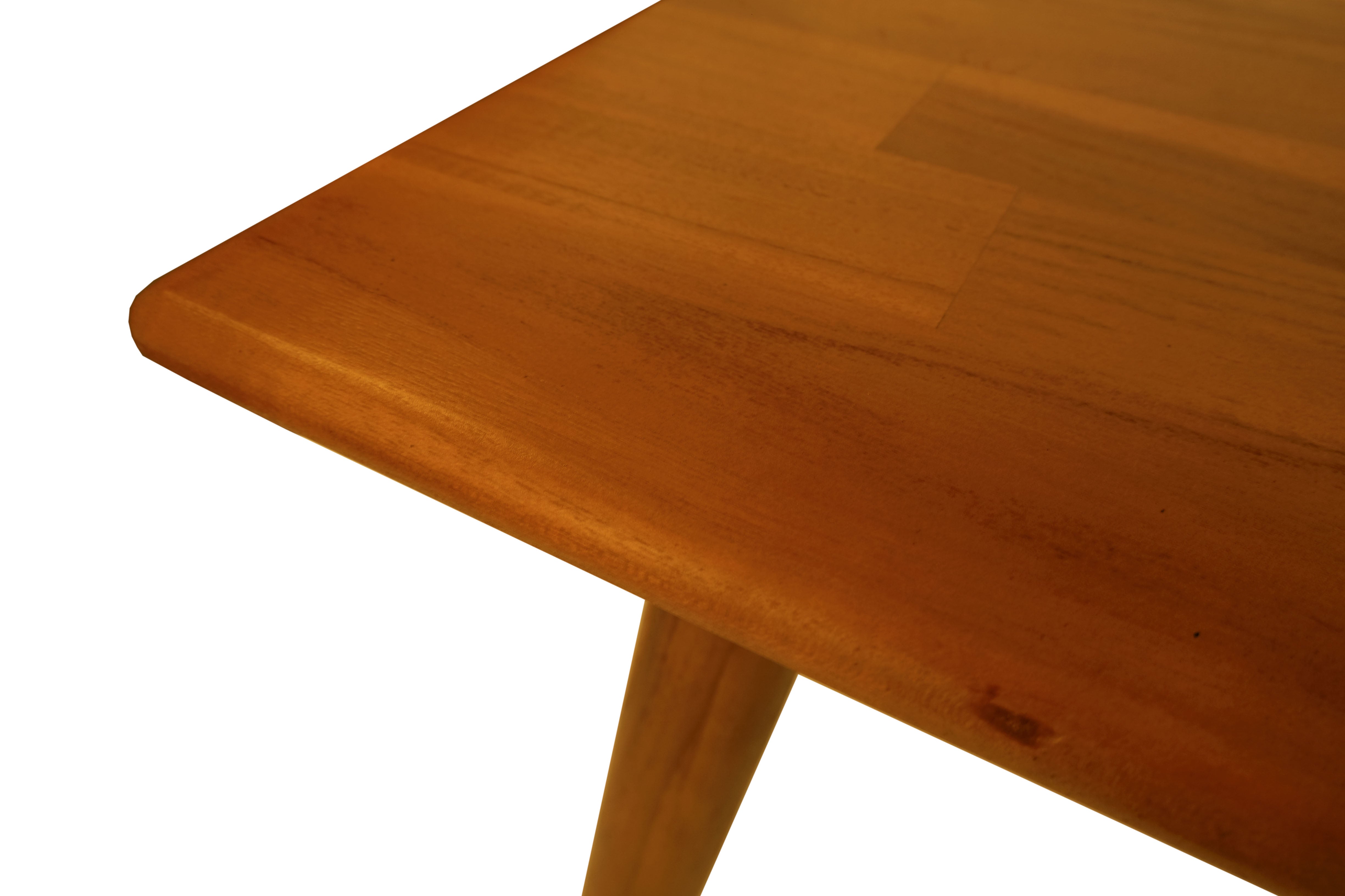 RUNDA 135CM DINING TABLE