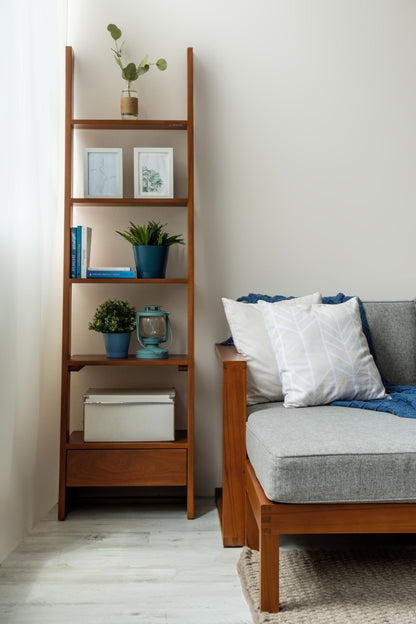 LUTA BOOKSHELF