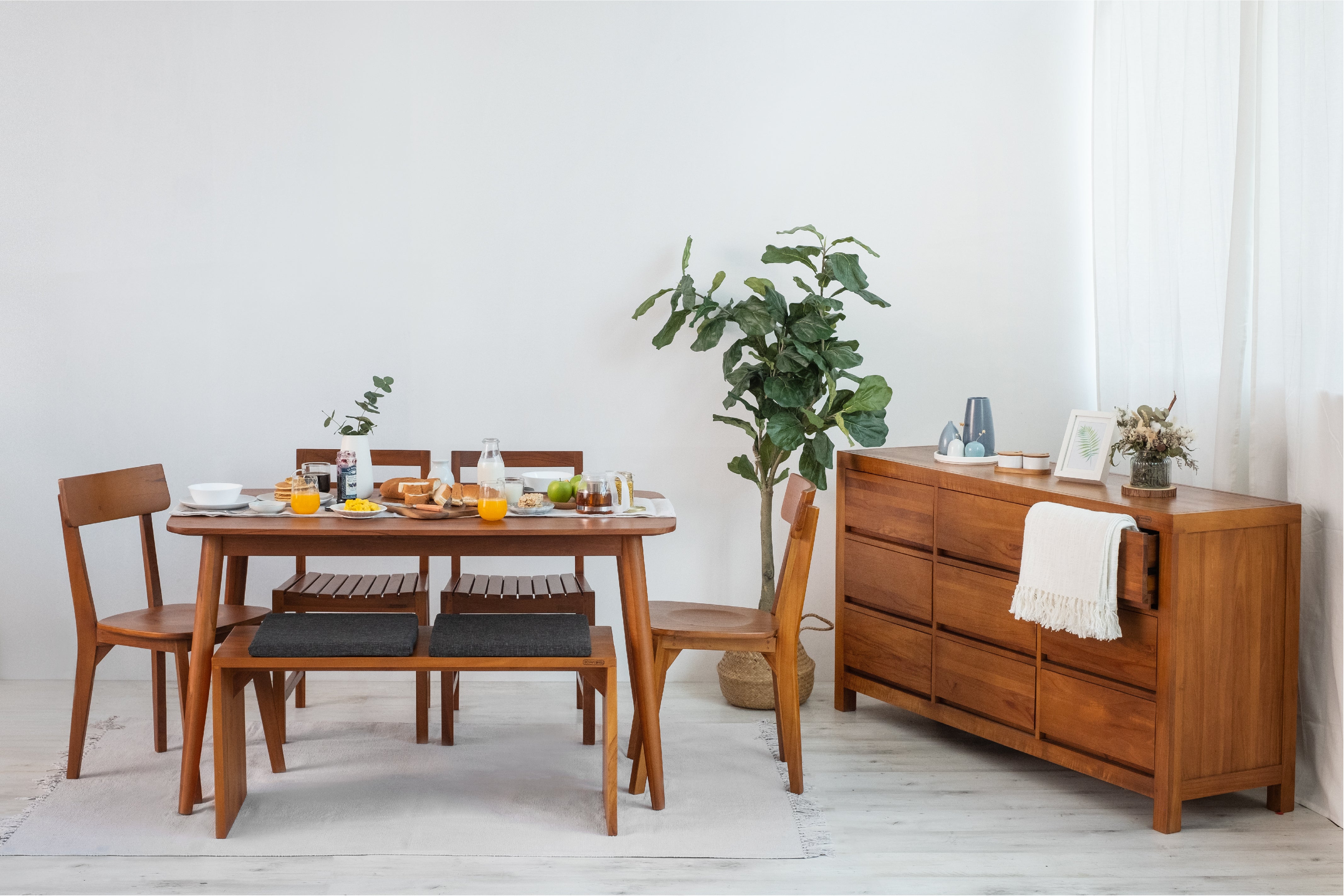 RINNA 135CM DINING TABLE