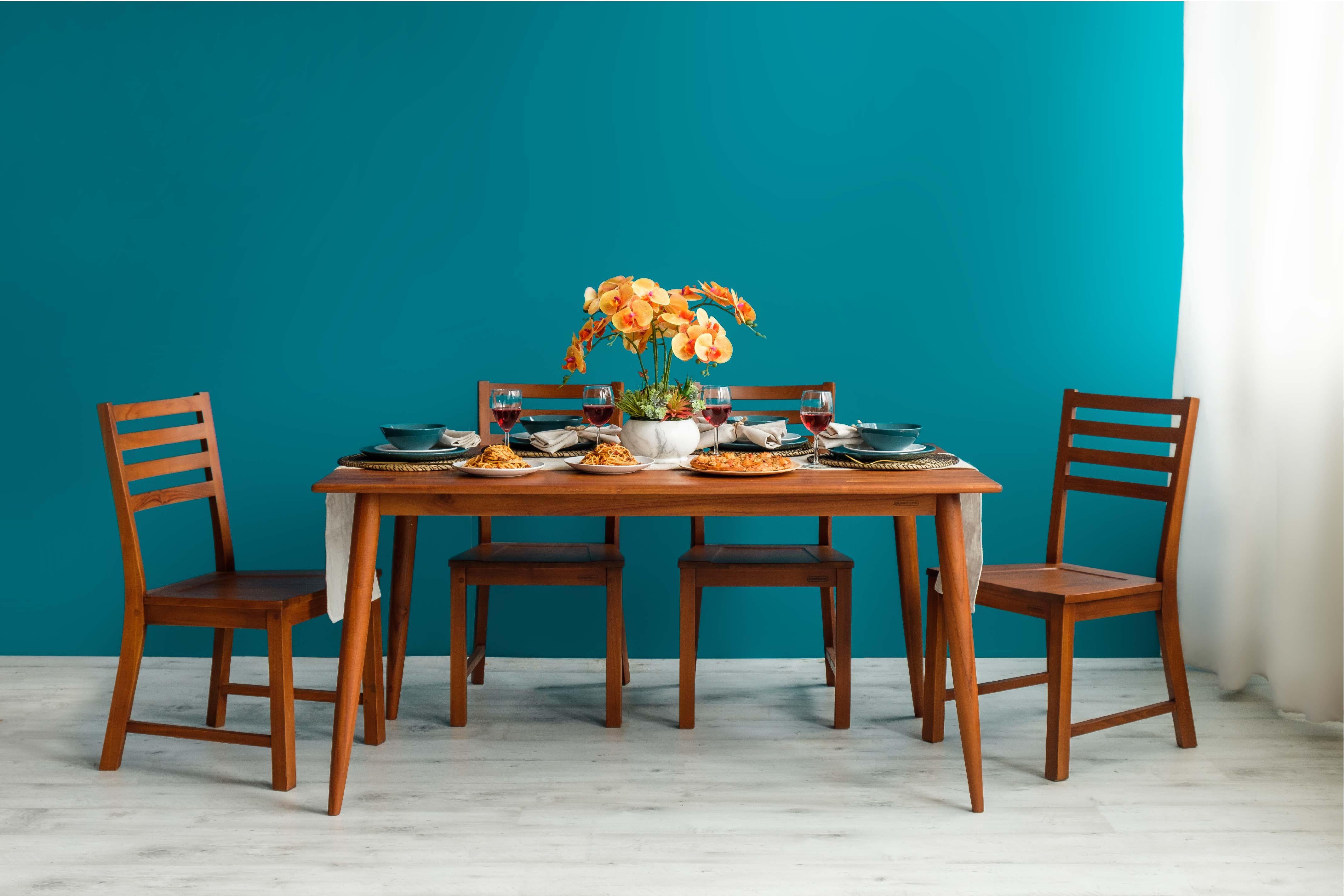 solid wood dining table in Singapore